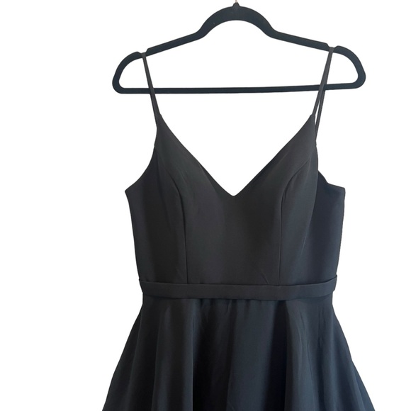 NEW Mac Duggal Claasic A-Line V Neck Ballgown Size 8 - Picture 4 of 10